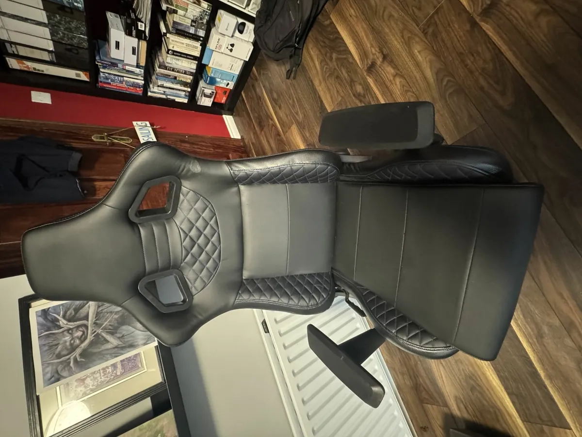 Gamer Chair - Image 1