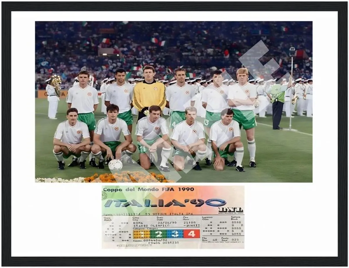 Ireland Italia 90 Framed Team Pic - Image 1