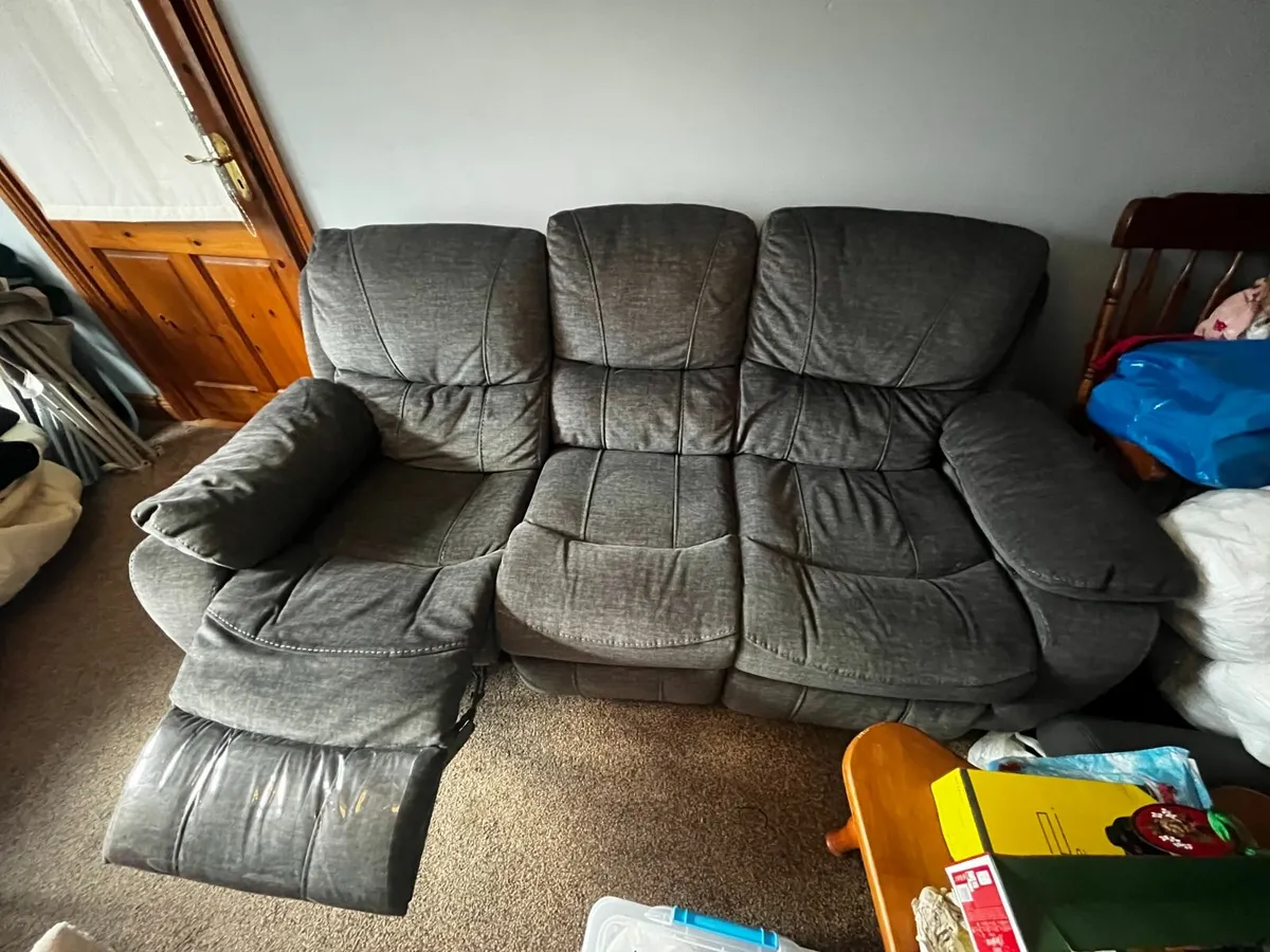 Couch/ Sofa for sale. Recliner 3-seater - Image 1
