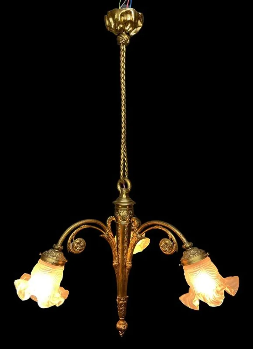 Beautiful Louis XVI-Style Antique Bronze Chandelier. - Image 1