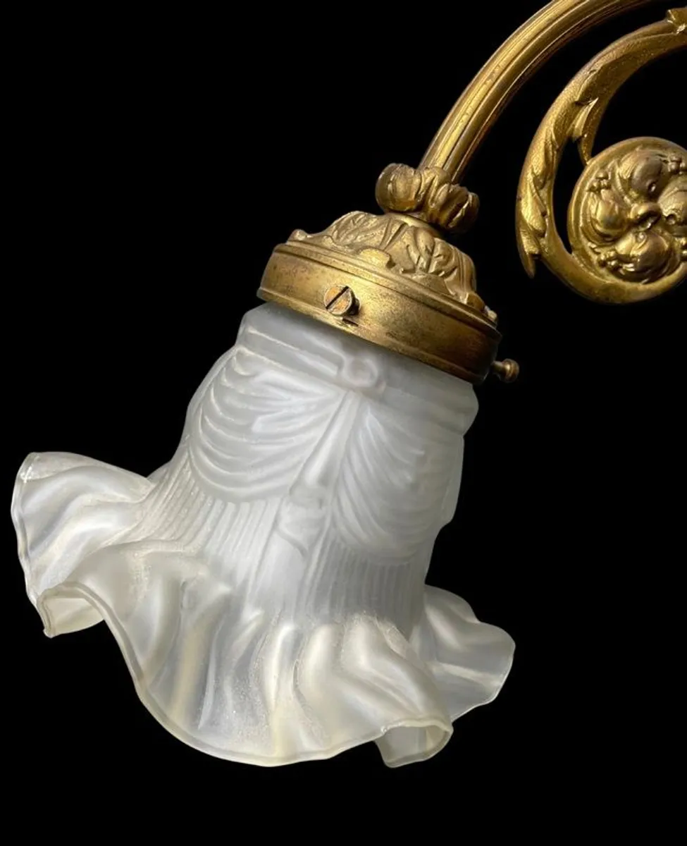Beautiful Louis XVI-Style Antique Bronze Chandelier. - Image 3