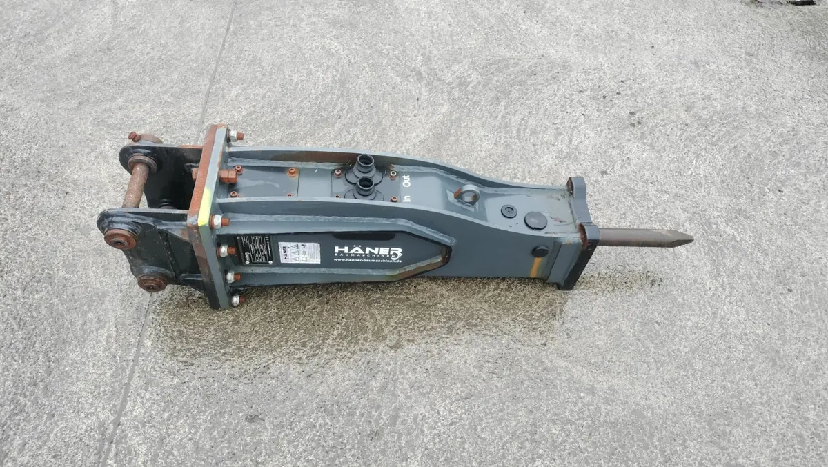 New rockbreaker for a 3 tonne digger - Image 1