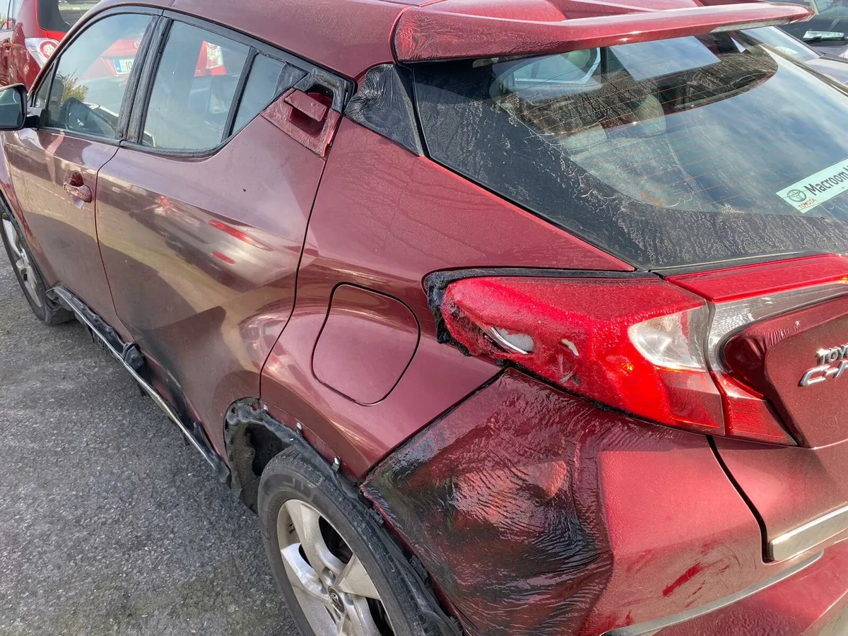 Toyota Chr 2016 1.3 plastics damage all parts inc. - Image 4