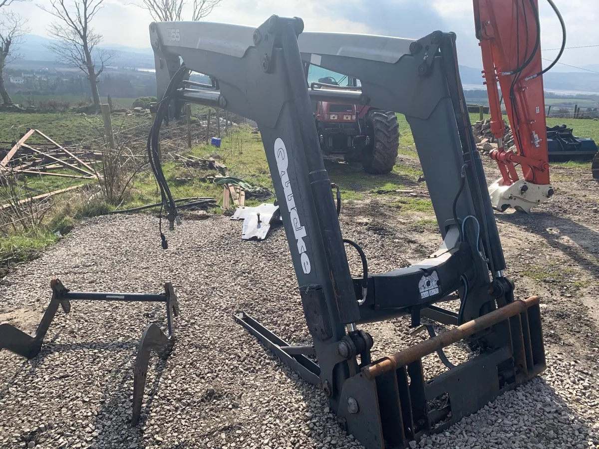 Q55 tractor loader 6 cylinder NH /case - Image 2