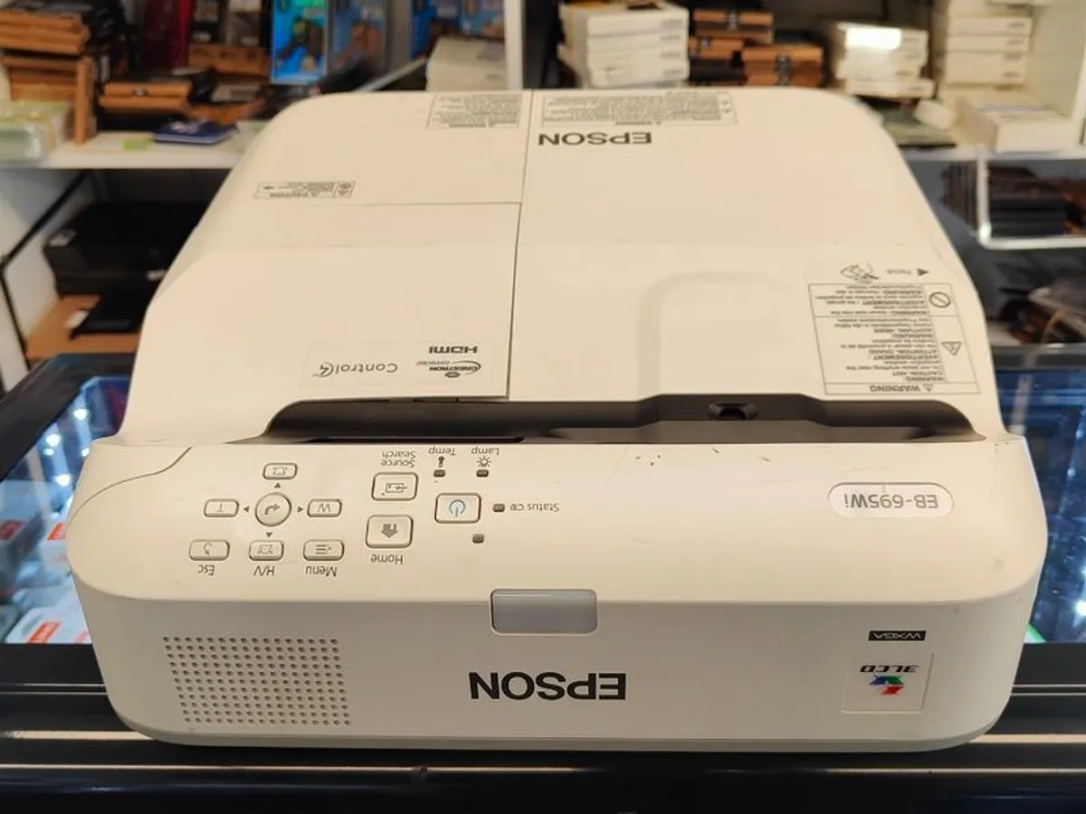 Epson BrightLink 695Wi 3LCD Projector WXGA Ultra Short Throw (Lamp Hours: 1162). - Image 2