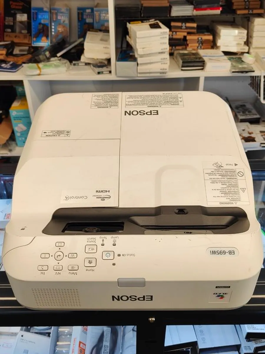 Epson BrightLink 695Wi 3LCD Projector WXGA Ultra Short Throw (Lamp Hours: 1162). - Image 3