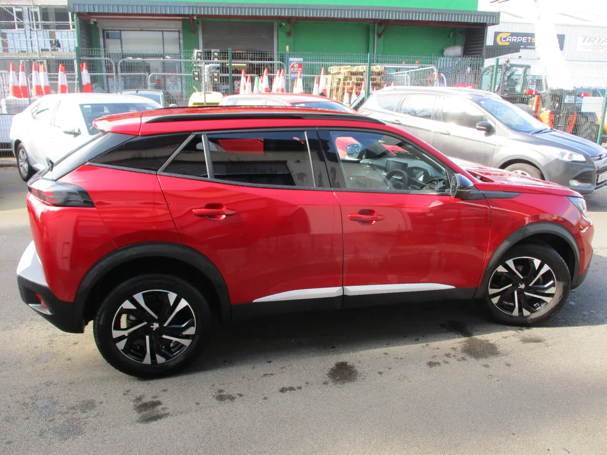 Peugeot 2008 ALLURE 1.2 130 AUTO 2023 - Image 4