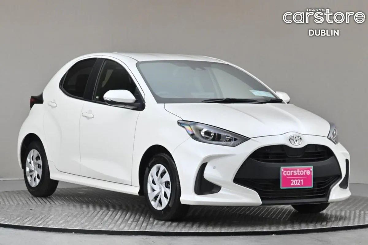 Toyota Yaris 1.0 Auto Petrol  reverse Cam privacy - Image 1