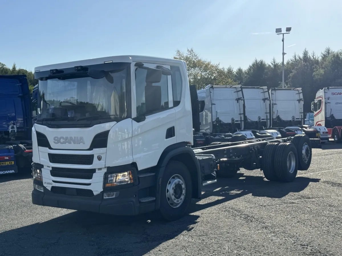 2025 SCANIA P280 CHASSIS CAB 26 TONNE 6X2 DUAL PTO - Image 3