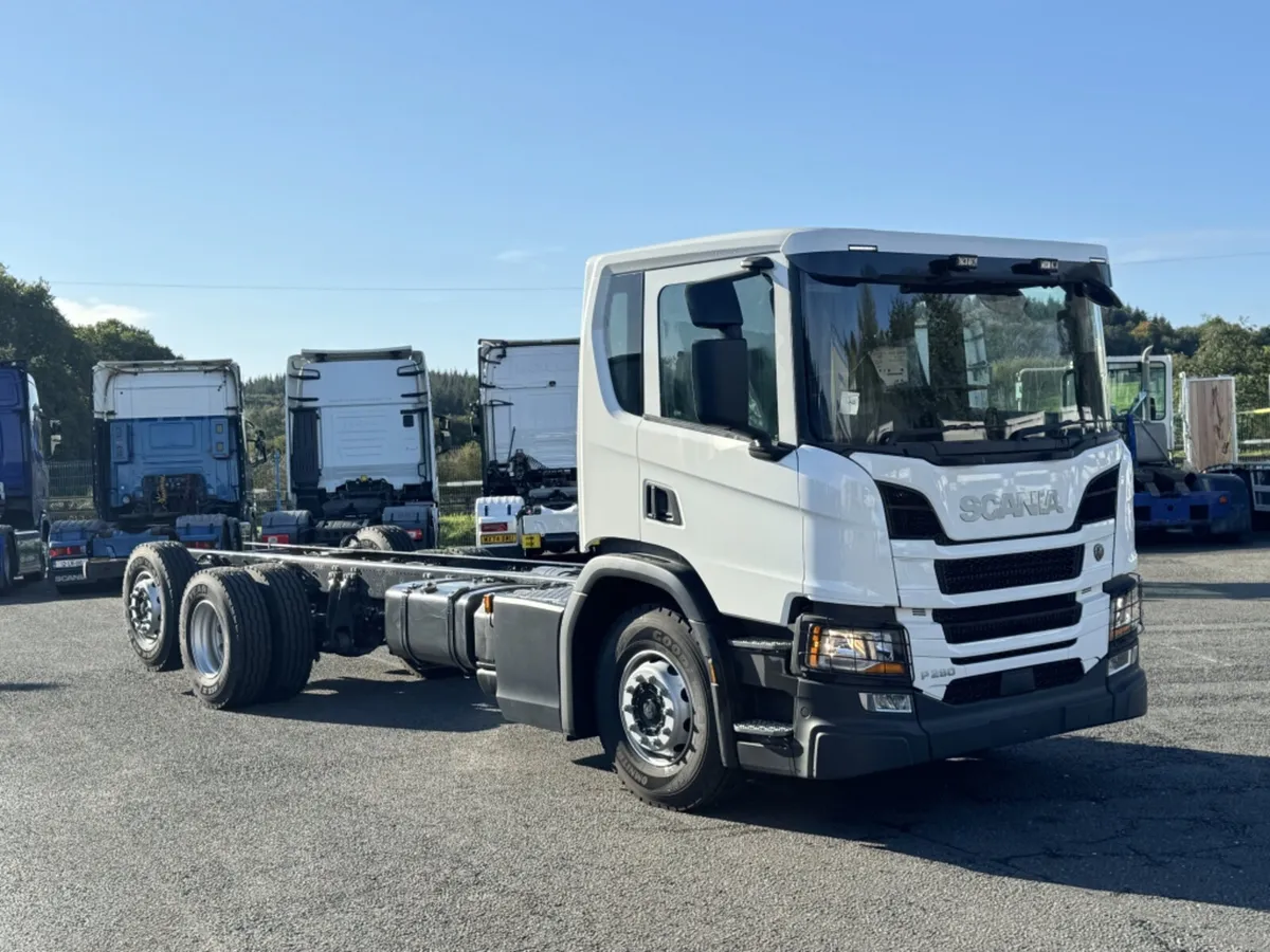 2025 SCANIA P280 CHASSIS CAB 26 TONNE 6X2 DUAL PTO - Image 1