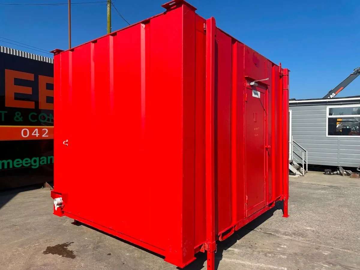 12 x 9 TOILET BLOCK UNIT.........818P - Image 4