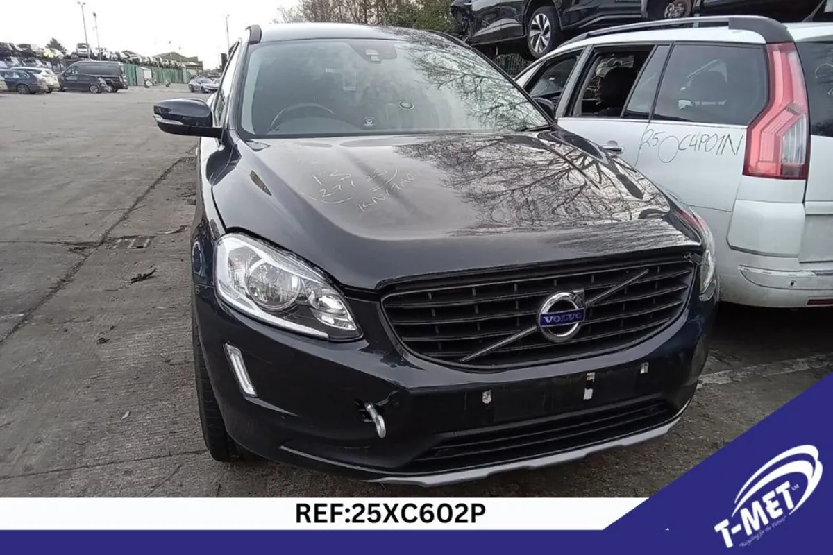 2017 VOLVO XC60 BREAKING FOR PARTS - Image 2