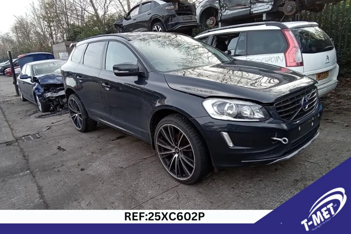 2017 VOLVO XC60 BREAKING FOR PARTS - Image 1