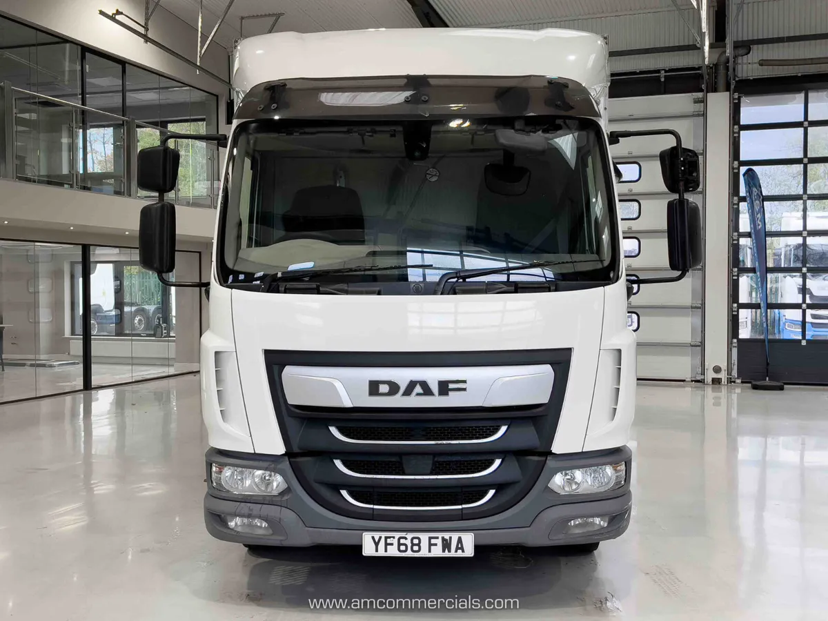 2018 (68) DAF LF 210 CURTAIN SIDE 12 TONNE 4X2 - Image 2