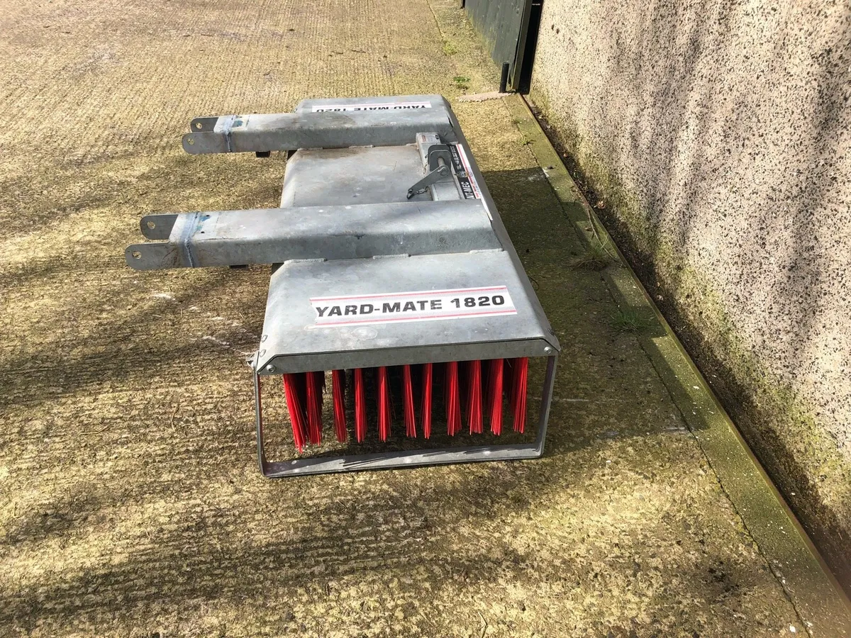YARD-MATE 1820 Yard Brush - Image 2