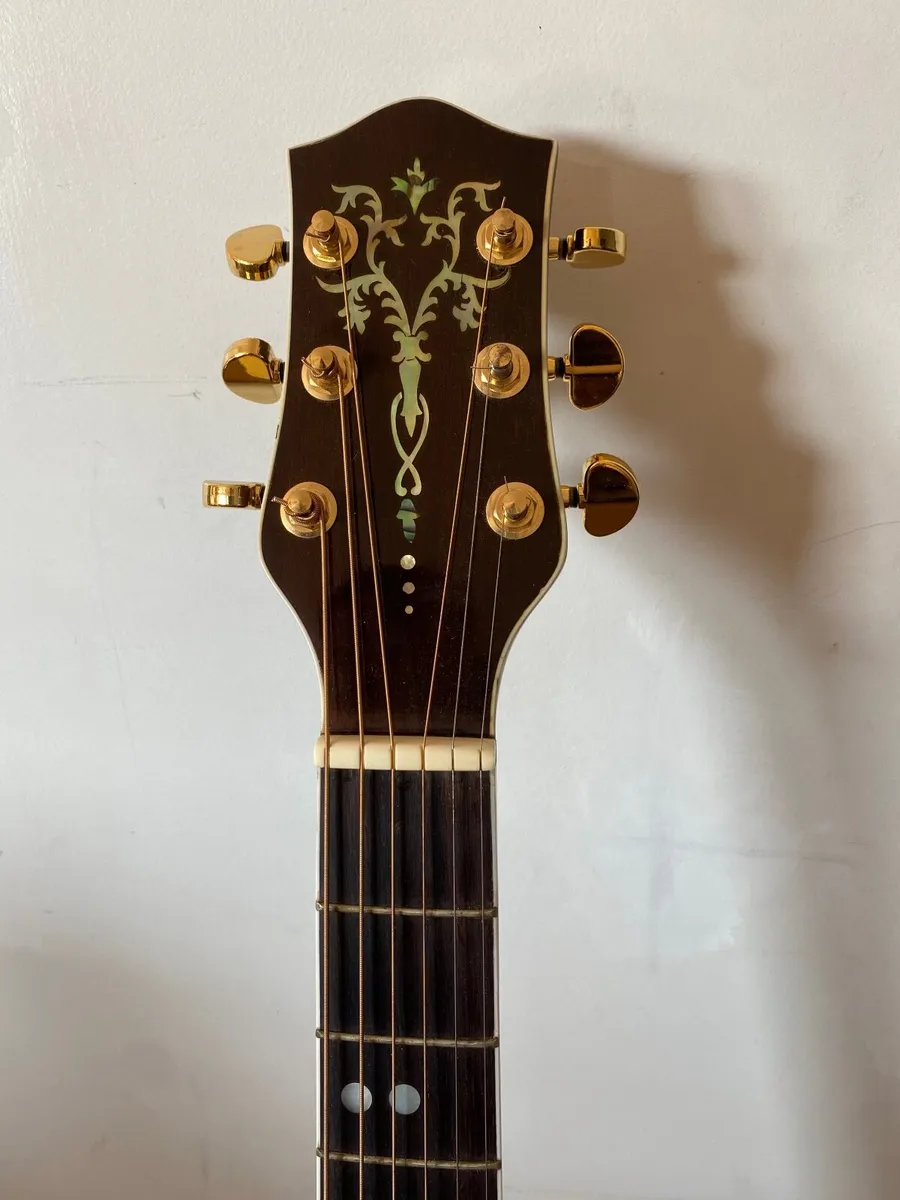 Acoustic guitar - Image 3
