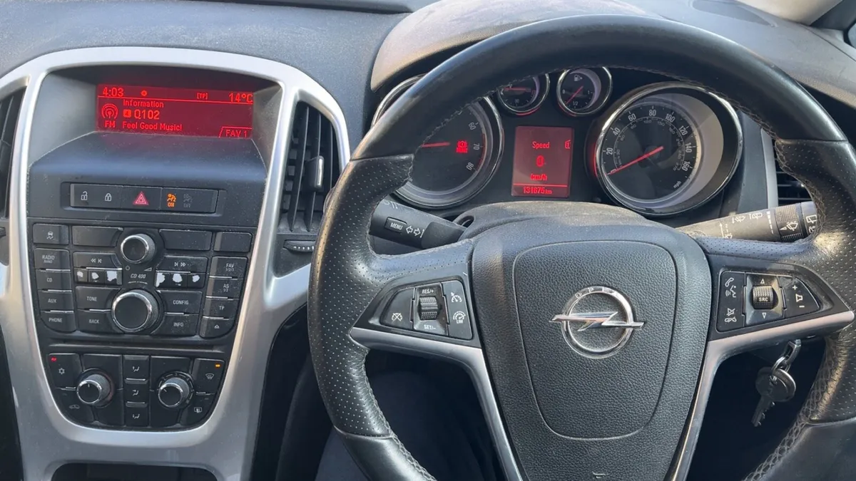 Car Opel Astra - Image 4