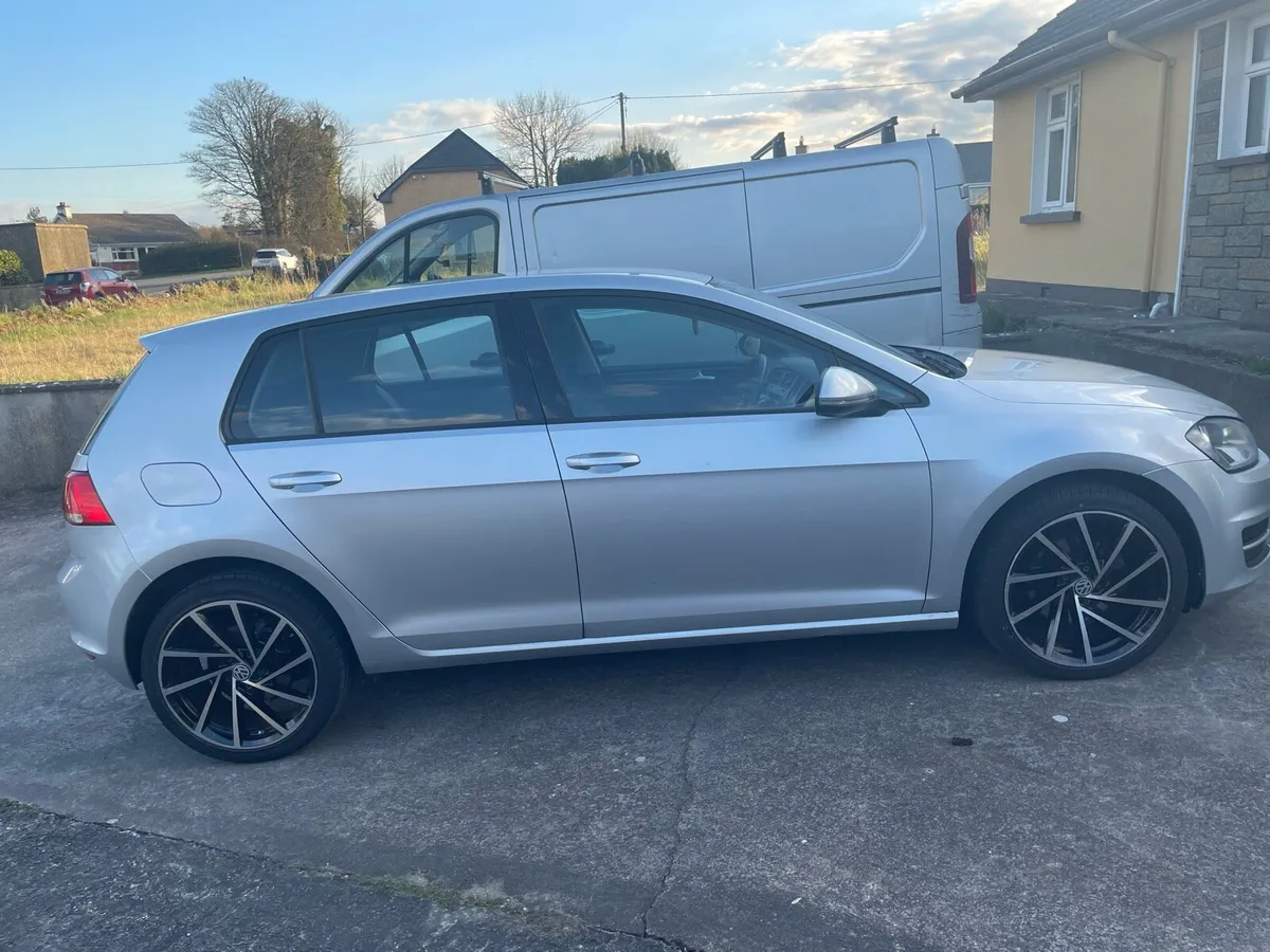 Volkswagen Golf 2013 - Image 2