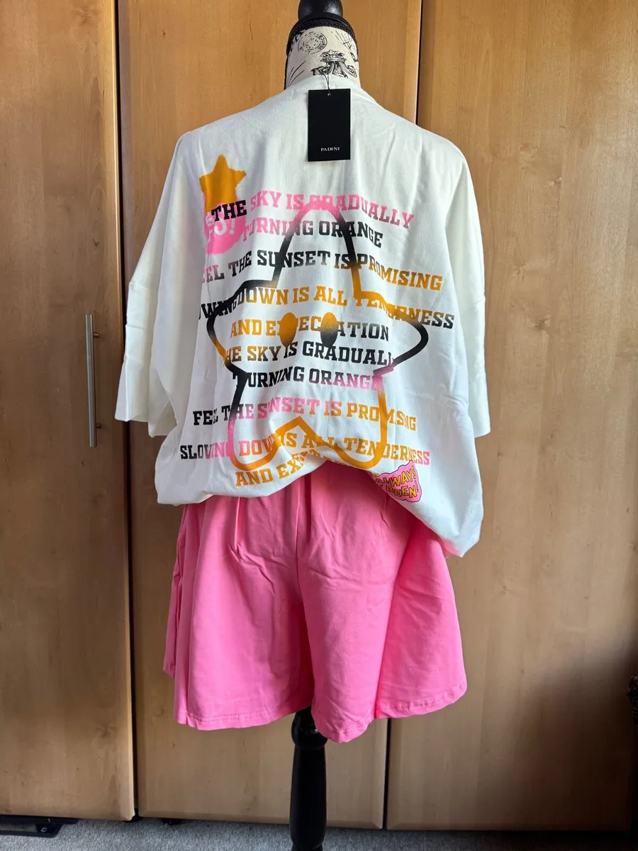 T-shirt set for sale - Image 2