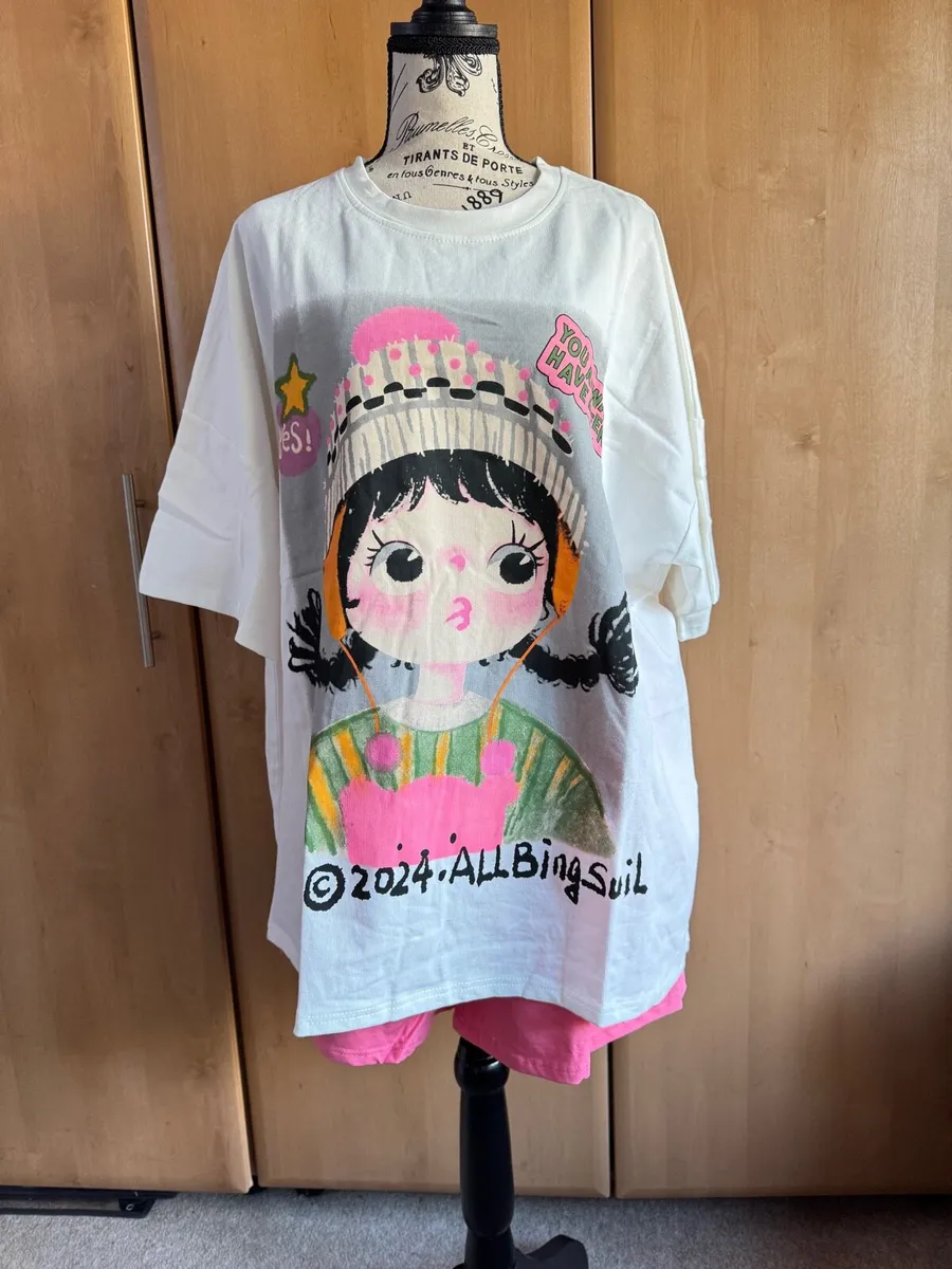 T-shirt set for sale - Image 3