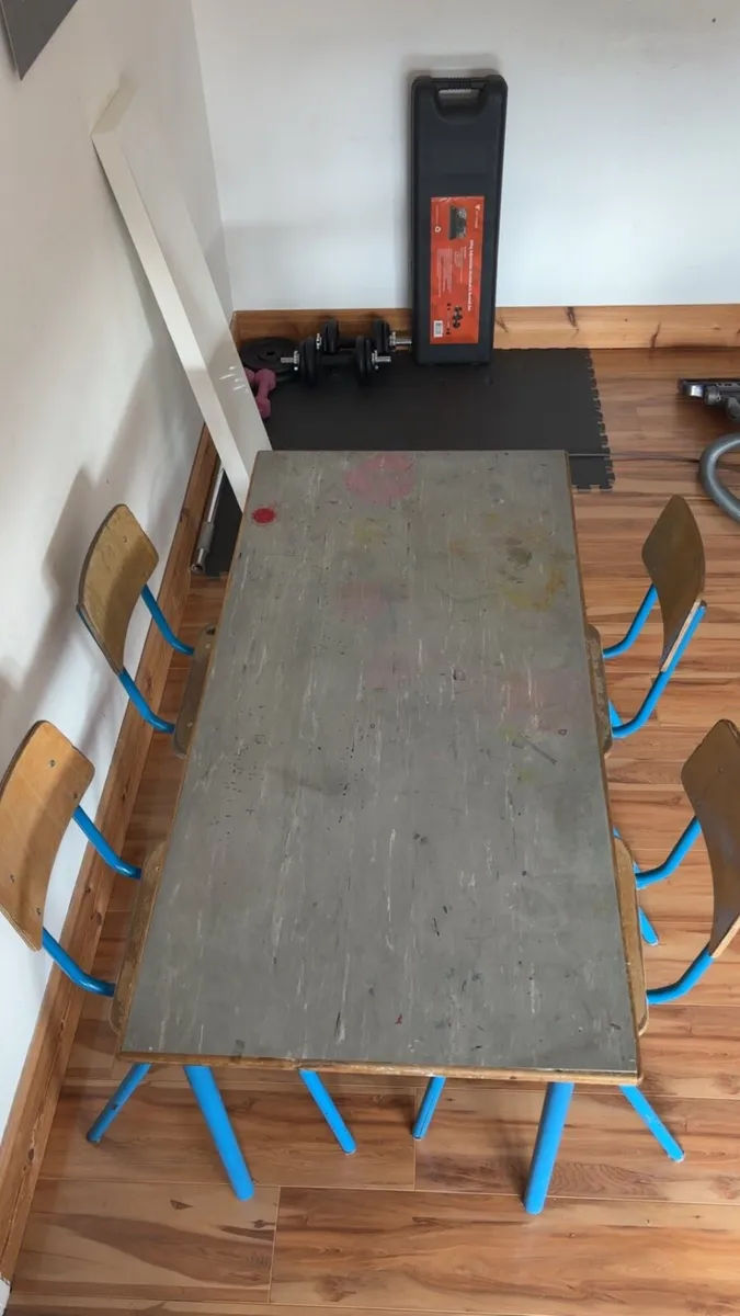 School table and chairs - Image 2