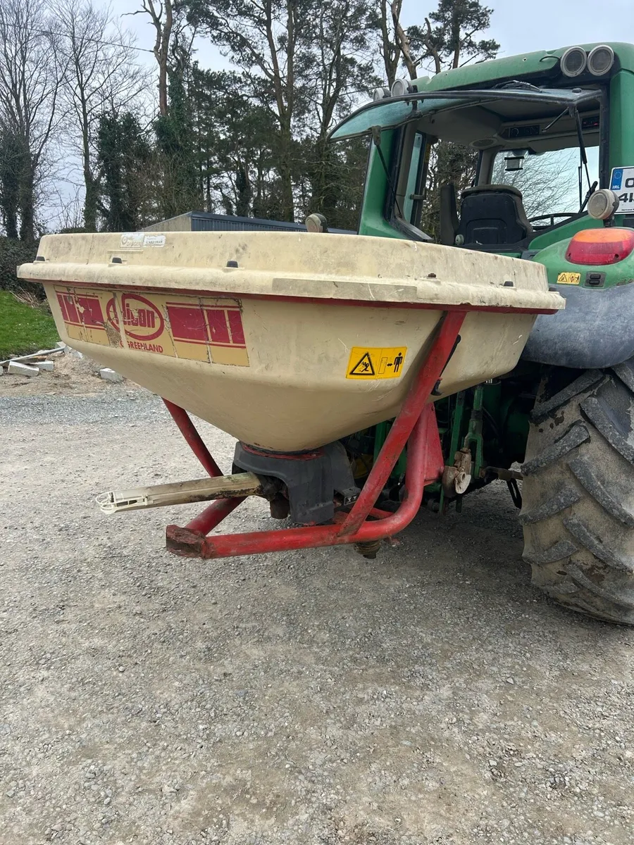 Vicon Fertiliser Spreader - Image 1