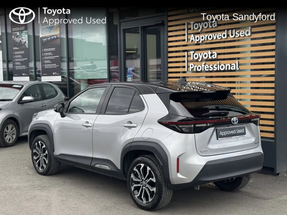 Toyota Yaris Cross Luna Sport // Rear Camera Park - Image 3