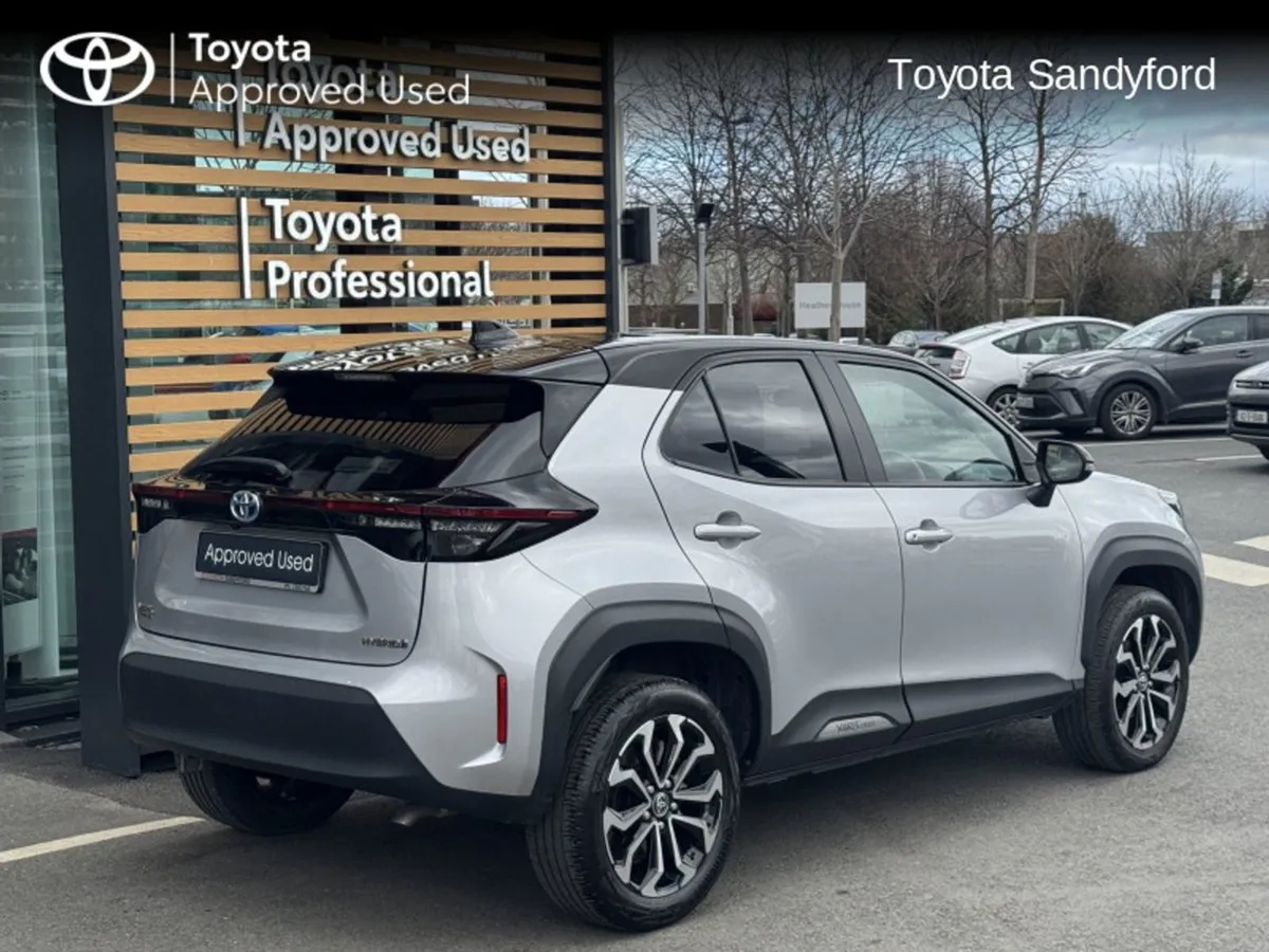 Toyota Yaris Cross Luna Sport // Rear Camera Park - Image 2