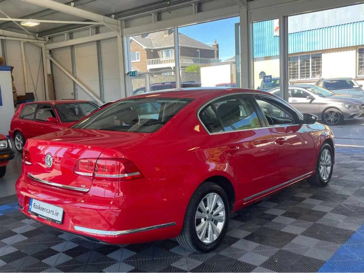 Volkswagen Passat 1.6 TDI Highline Bluemotion 10 - Image 4