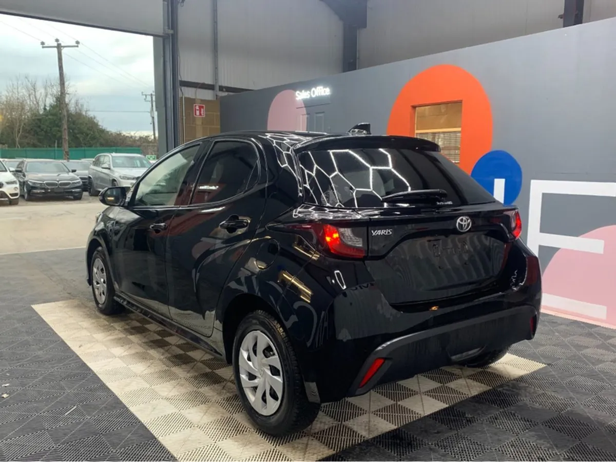 Toyota Yaris 1.0 Petrol Automatic / 9k KMs / Reve - Image 4