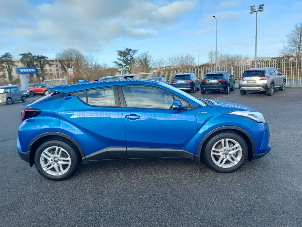 Toyota C-HR CHR 1.8 Hybrid Luna 4DR A Auto - Image 3