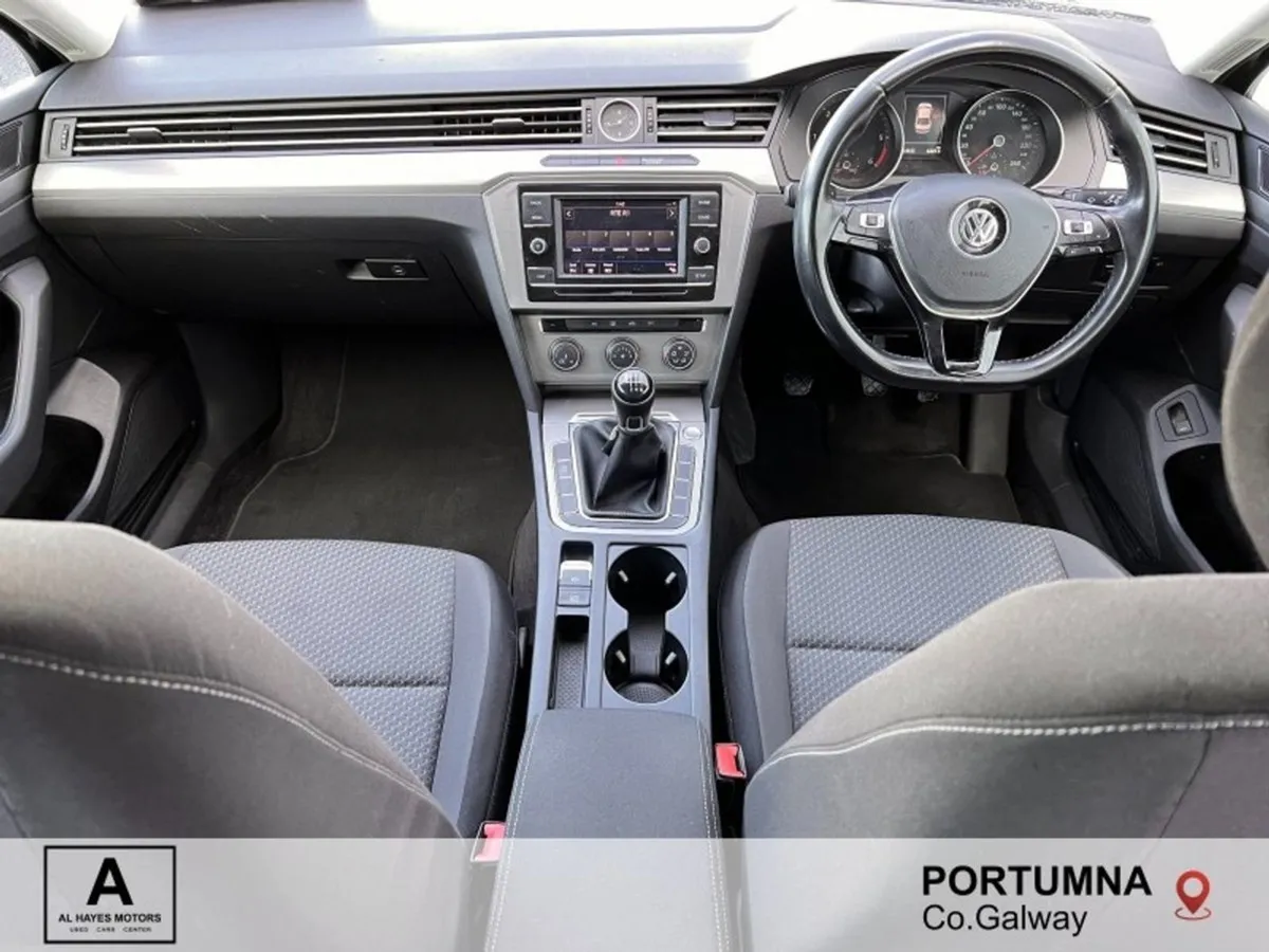 Volkswagen Passat Trendline 1.6 TDI 6speed 120BHP - Image 2