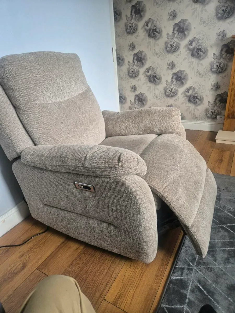 chair. Recliner - Image 2