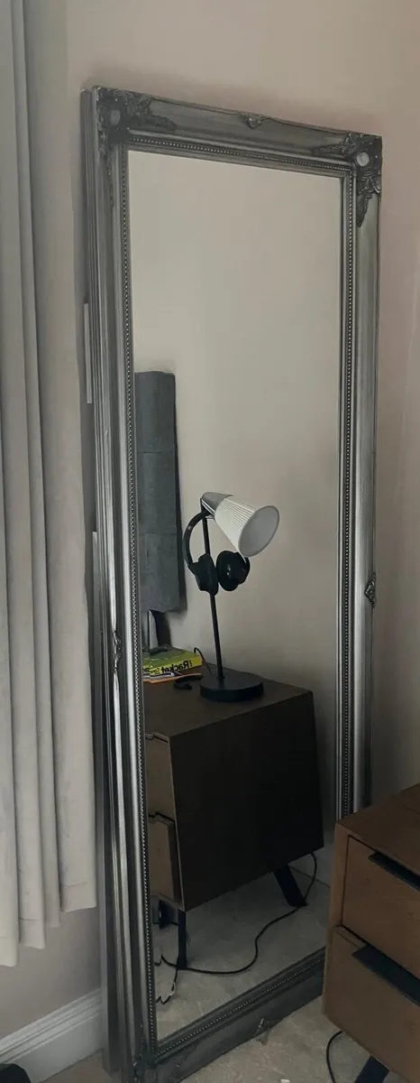 Long mirror