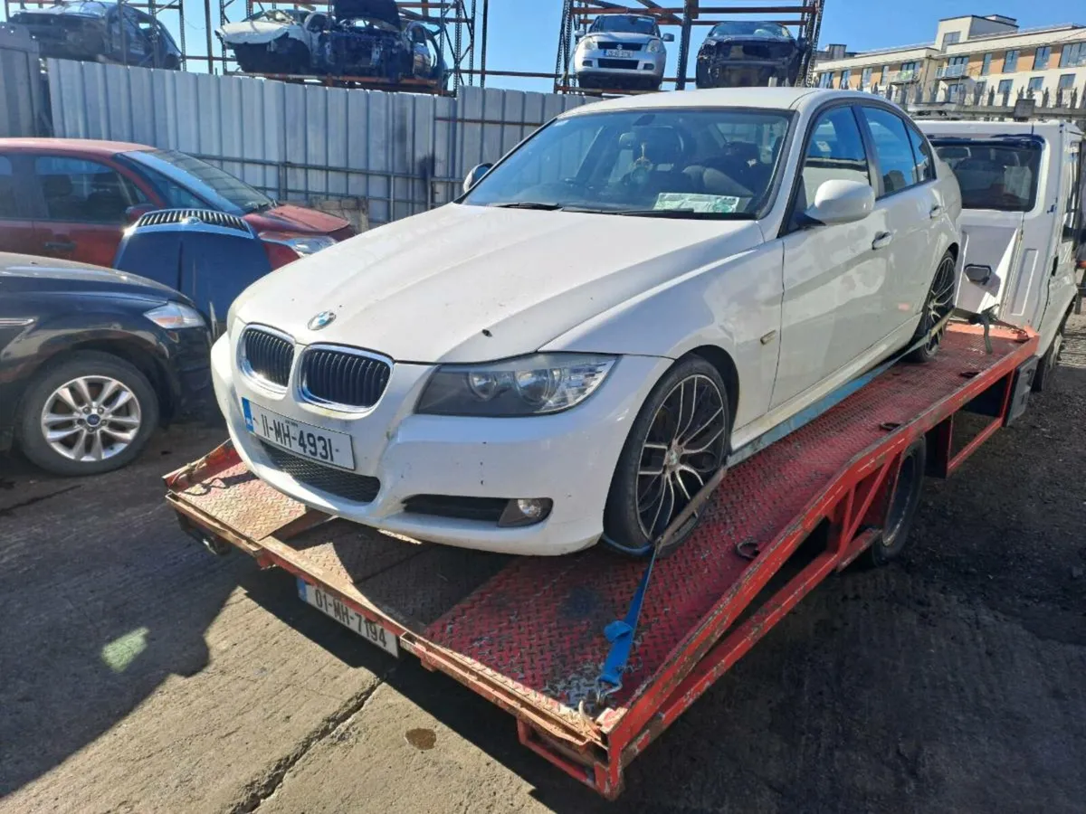 2011 bmw 320d   breaking for parts - Image 1