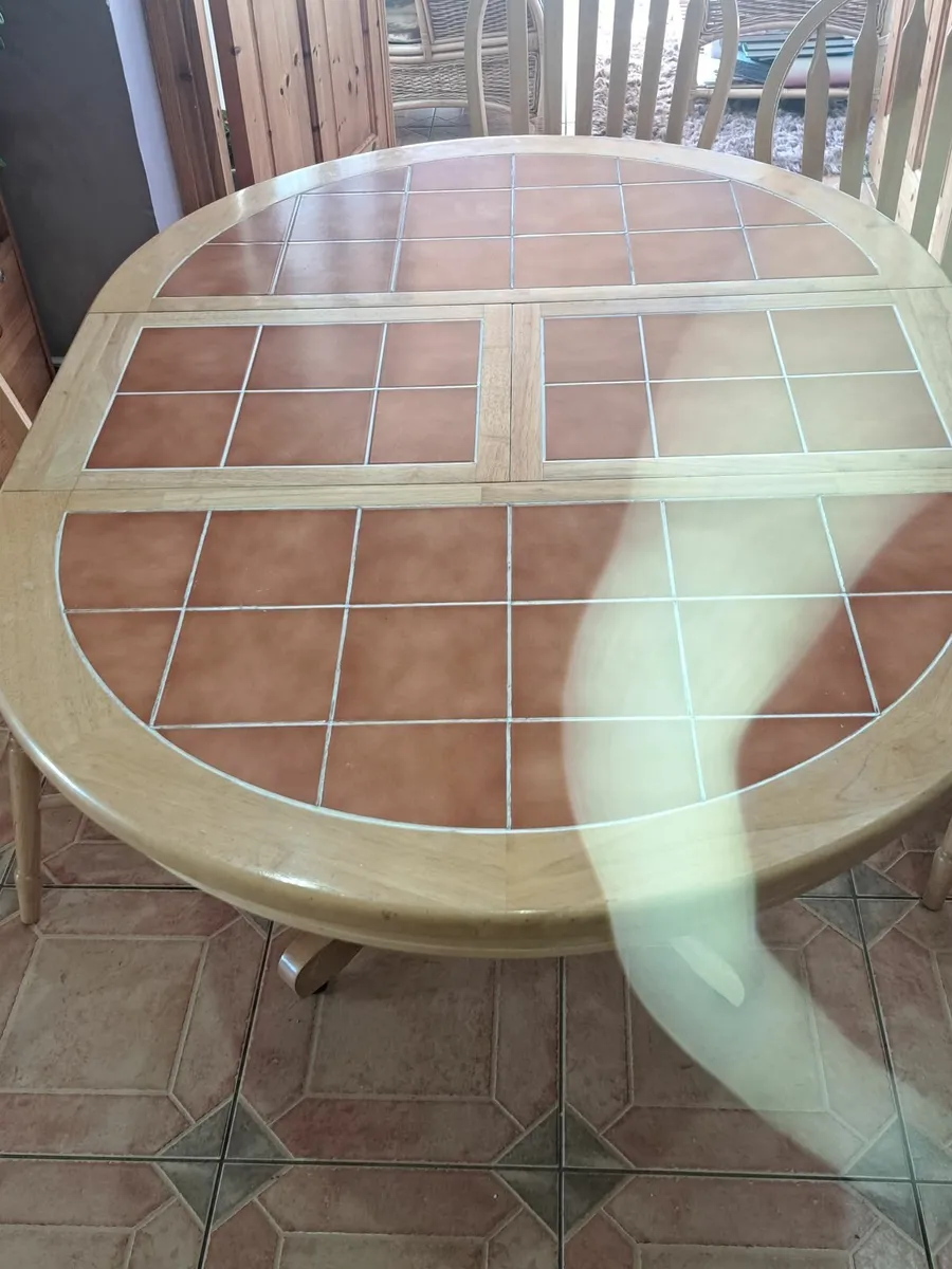 Kitchen Table and 4 Chairs Extendable - Image 1
