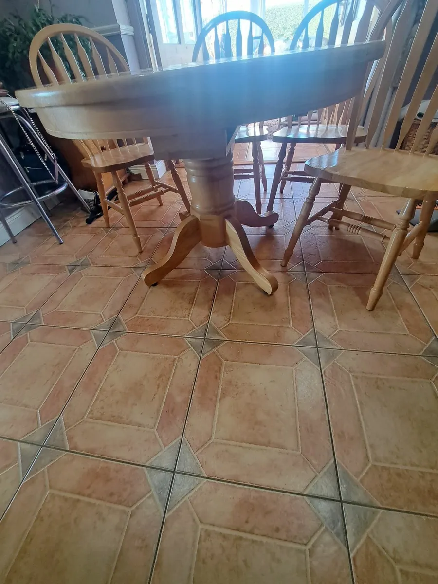 Kitchen Table and 4 Chairs Extendable - Image 2