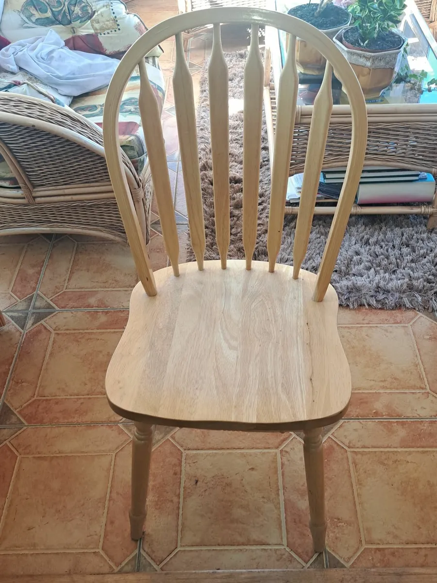 Kitchen Table and 4 Chairs Extendable - Image 3