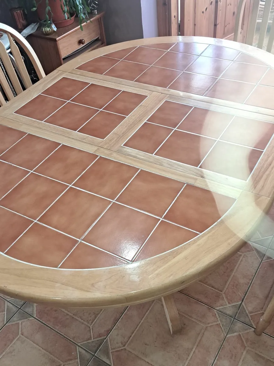 Kitchen Table and 4 Chairs Extendable - Image 4