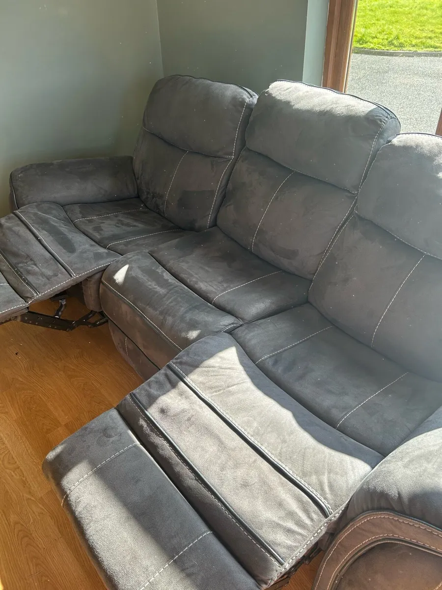 3 piece recliner sofa with matching recliner chair - Image 3