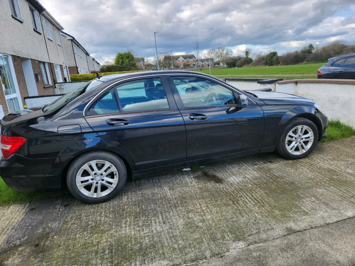 Auto-Mercedes-Benz C Class Diesel AUTOMATIC - Image 1