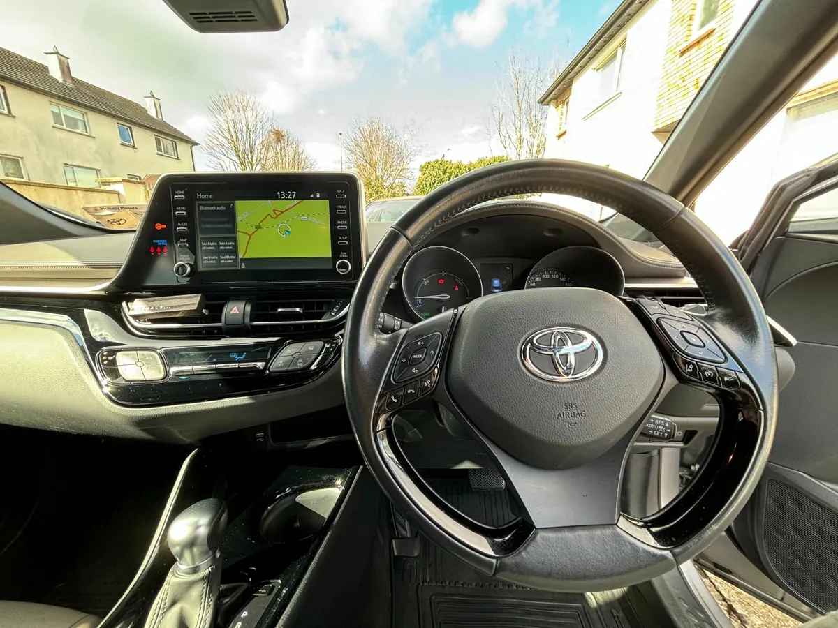 Toyota C-HR 2021 - Image 2