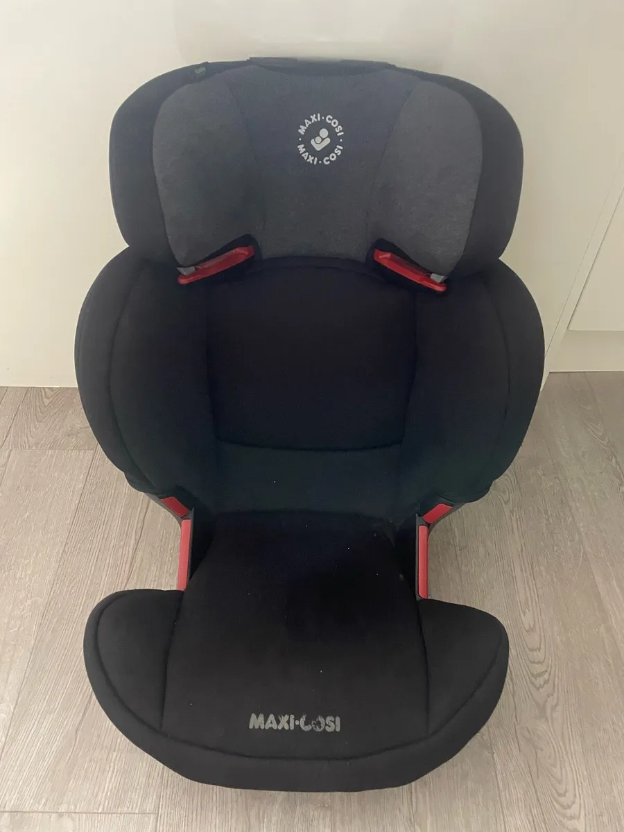 Maxi Cosi Car Seat - Image 2