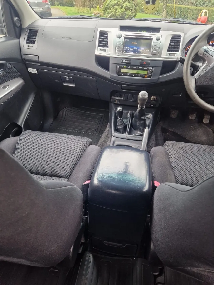 Toyota Hilux Invincible D4D - Image 3