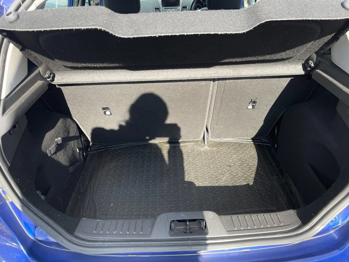 162 FORD FIESTA 1.25 ZETEC - Image 2
