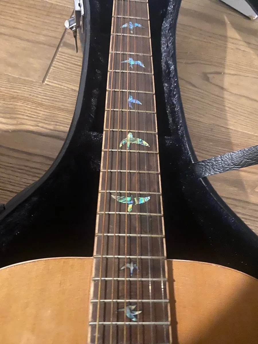 Jumbo Acoustic Guitar - Image 4