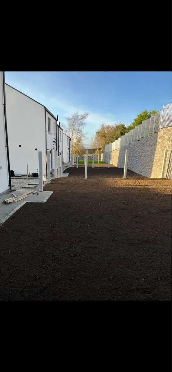 Clean Hard Fill & Topsoil - Image 1