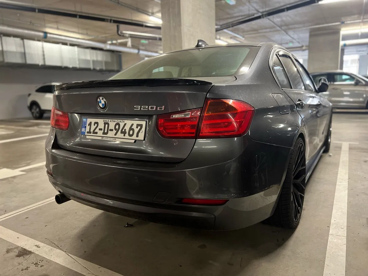 Bmw 320D 2012 - Image 4
