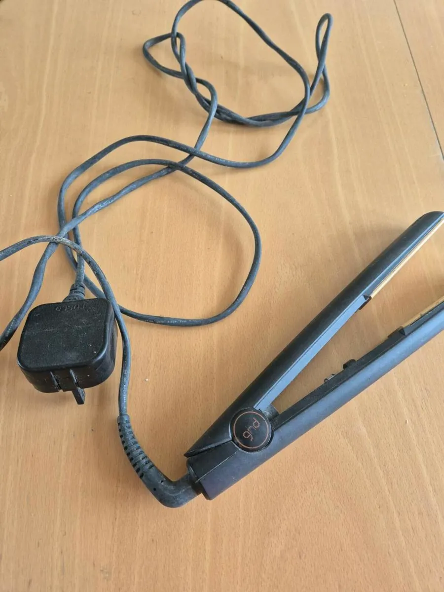 GHD Hair Straightener - Image 1