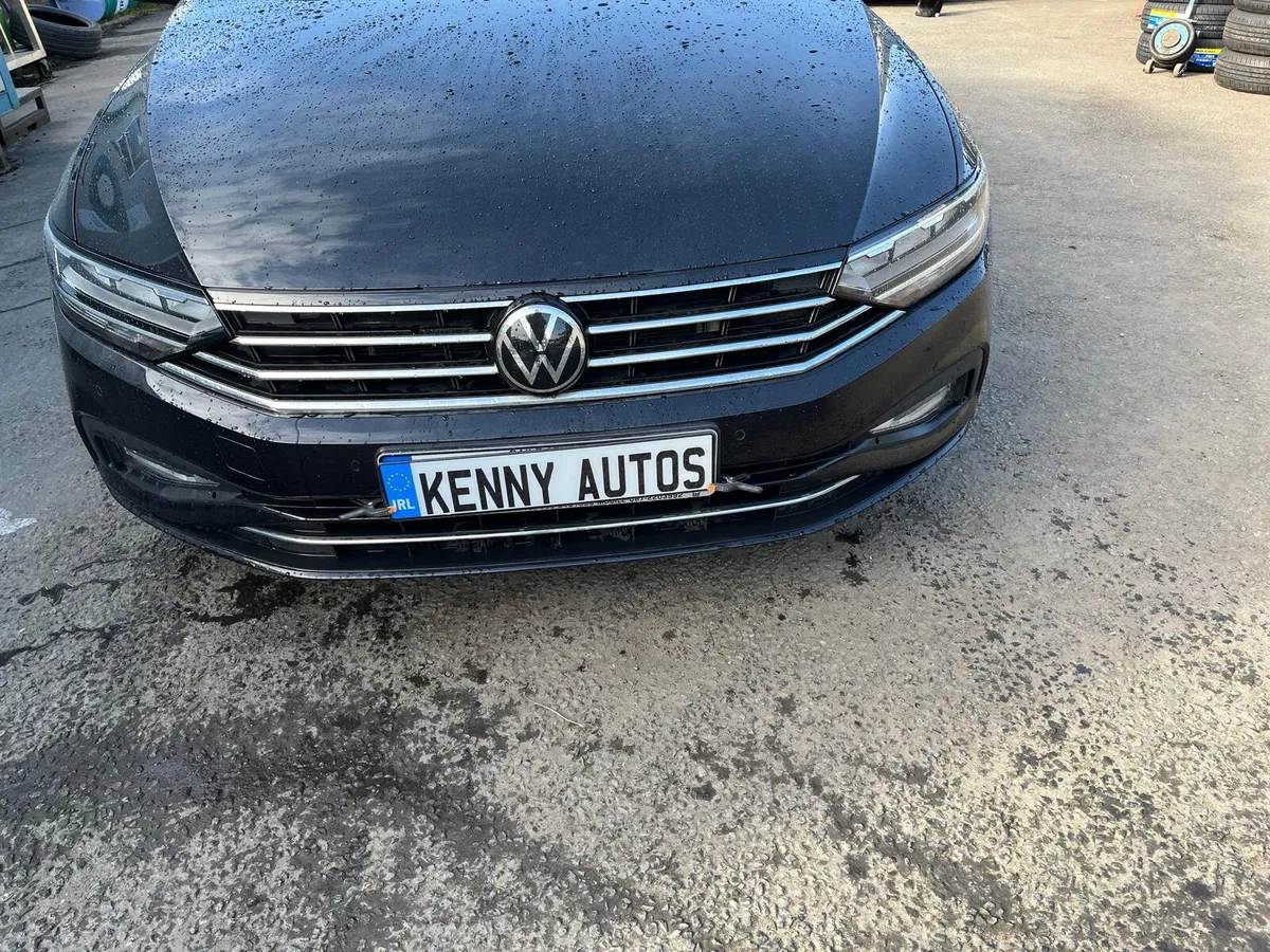 Volkswagen Passat 2021 - Image 1